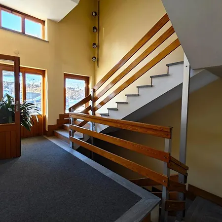 Hostdomus - La Casa Del Maestro * Sestriere